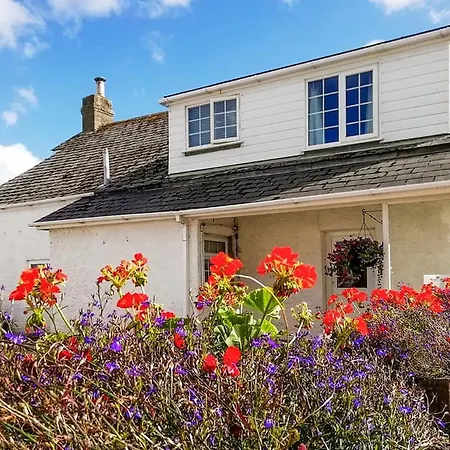 Meadow Lakes * St Austell