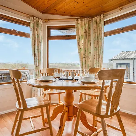 Meadow Lakes Tatil parkı *