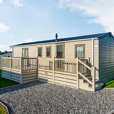 Meadow Lakes * St Austell